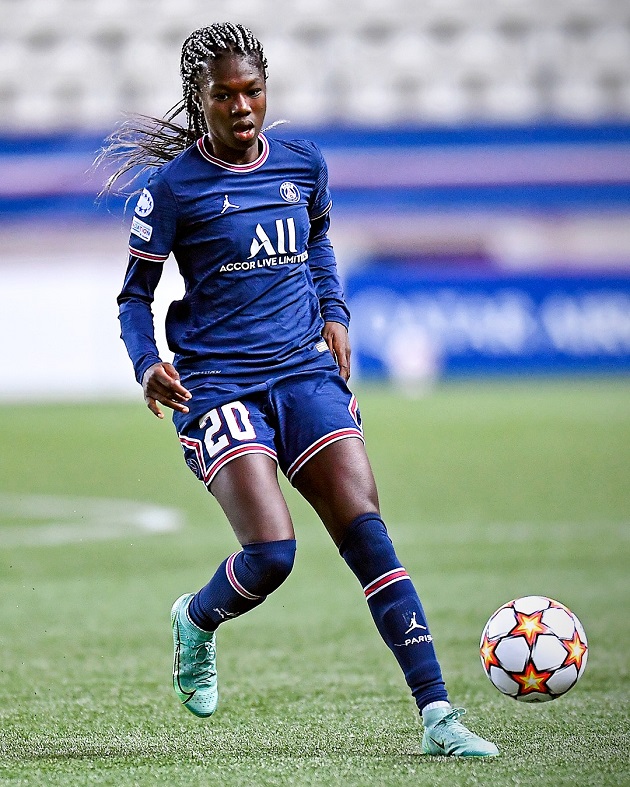 PSG confirm women's midfielder Aminata Diallo was taken into police custody today 'following an attack on the club's players.' - Bóng Đá