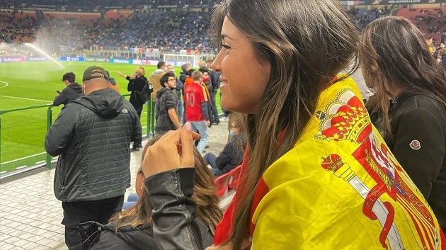 Luis Enrique's daughter goes out with a City player - Bóng Đá