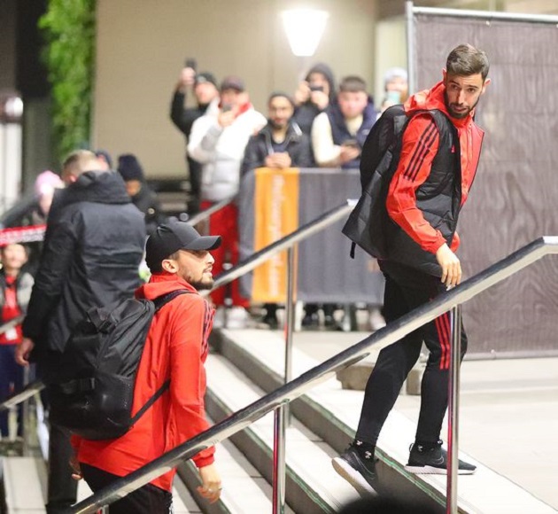 Man Utd players and Ralf Rangnick arrive at Lowry Hotel amid growing unrest - Bóng Đá