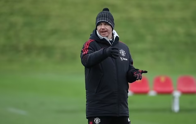 Ole Gunnar Solskjaer watches on as his daughter Karna secures the WSL Academy League title with Manchester United Women U21s - Bóng Đá