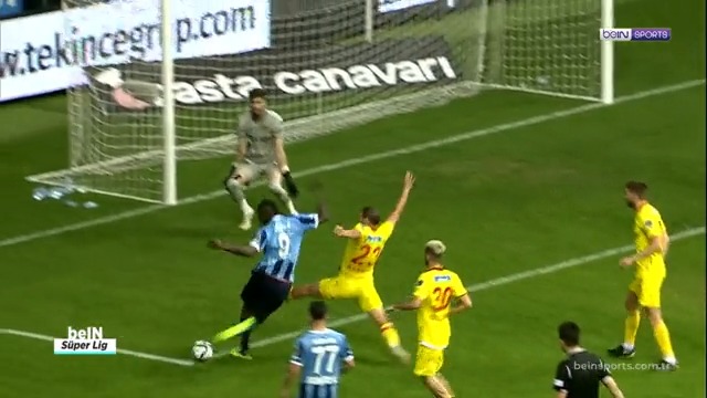 Watch: Balotelli scores stunning rabona among FIVE goals on Super Lig final day - Bóng Đá