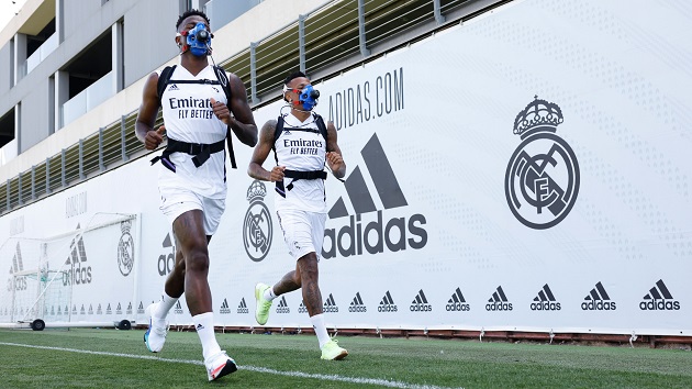 Explained: Why Real Madrid stars are wearing futuristic masks in training - Bóng Đá