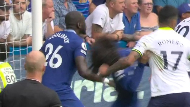 EPL: Silva slams Referee Taylor over hair pulling as Chelsea draws Tottenham - Bóng Đá