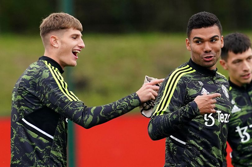 Who is Rhys Bennett? Manchester United youngster profiled after promotion to first-team training - Bóng Đá