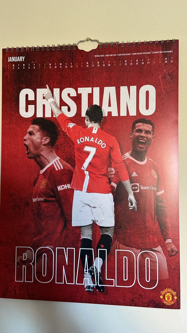 Man Utd make unfortunate Cristiano Ronaldo merchandise blunder to kick off 2023 - Bóng Đá