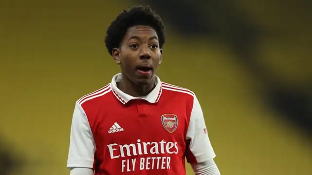 Arsenal đang cố gắng níu chân ngôi sao trẻ.