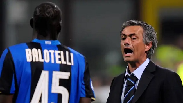 'Jose Mourinho is not an easy guy' - Mario Balotelli reveals blazing row with ex-Inter boss that saw him kicked off team bus - Bóng Đá