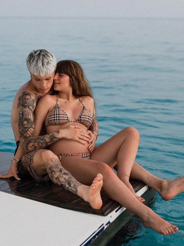 Alejandro Garnacho, 19, reveals he is expecting his first child with girlfriend Eva Garcia as the loved-up couple enjoy sun-soaked getaway - Bóng Đá