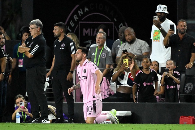 Trận đấu chứng kiến Messi ấn định chiến thắng 2-1 cho Inter Miami - đội mà David, chồng của Victoria là chủ tịch và đồng sở hữu.