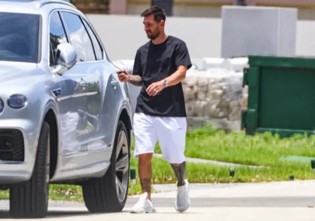 LION HUNT Lionel Messi takes wife Antonela house-hunting in Miami.. and finds stunning mansion complete with putting green on ROOF - Bóng Đá
