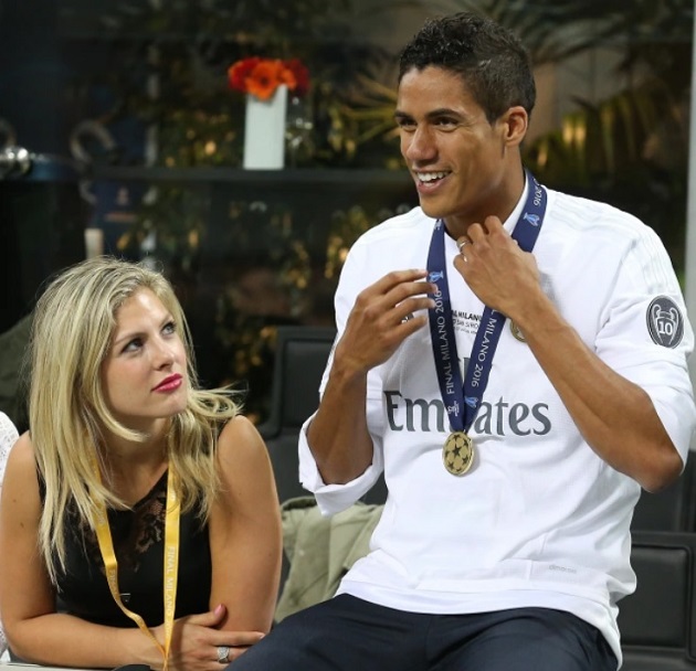 Varane gặp Camille, 29 tuổi, khi cả hai còn học trung học và kết hôn vào năm 2015.