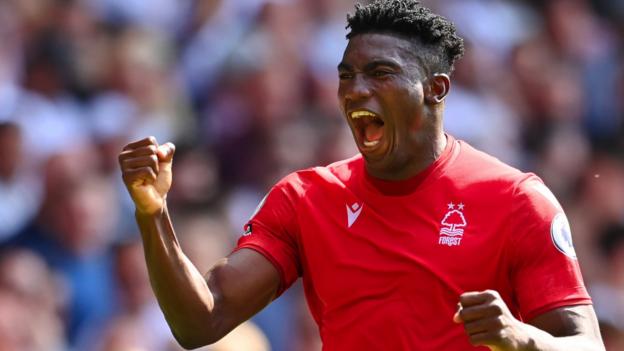 'He's worked on his finishing' - Hargreaves urges Man Utd reshuffled backline to keep an eye on Awoniyi - Bóng Đá