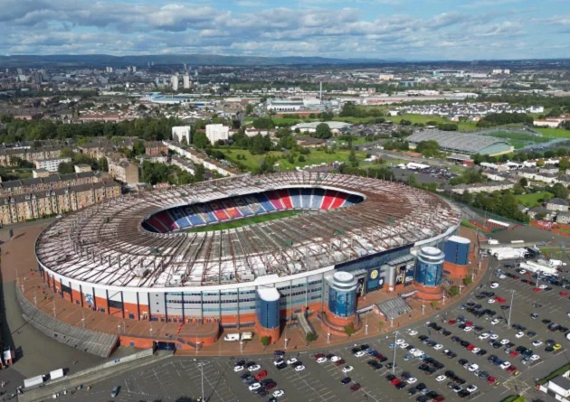 Sân Hampden Park mới tổ chức trận đấu đầu tiên vào năm 1903 và trở thành sân nhà của đội tuyển quốc gia Scotland vào năm 1906.