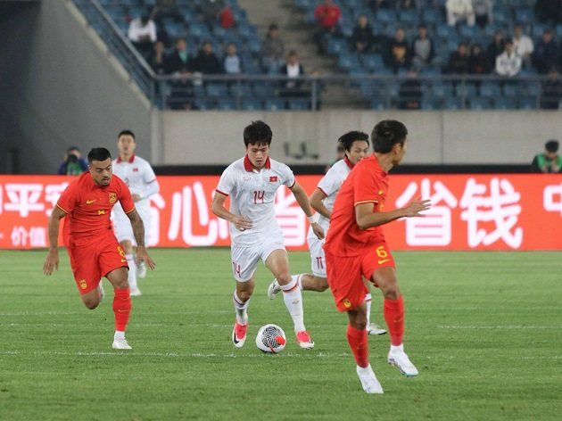 TRỰC TIẾP Trung Quốc 0-0 Việt Nam (H1): Cơ hội đầu tiên - Bóng Đá