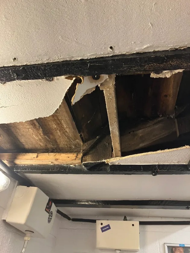 BOG STANDARD Toilet roof at Premier League stadium collapses leaving gaping hole and smashed plaster all over floor - Bóng Đá