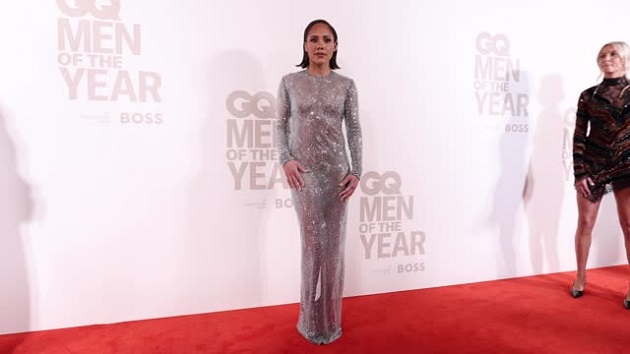  Alex Scott stuns as she goes braless in see-through dress as she shows off new look at GQ Men of the Year awards - Bóng Đá