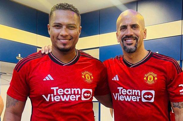 Manchester United legend looks almost unrecognisable as he joins fellow former Red Devils for match against World XI side - Bóng Đá