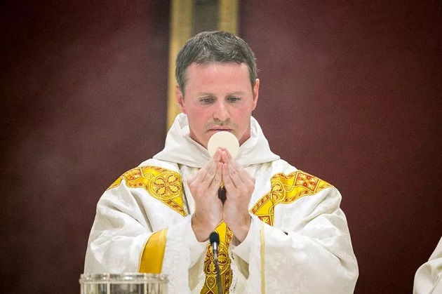 I felt empty as a Manchester United footballer - now I'm a priest and have no regrets - Bóng Đá
