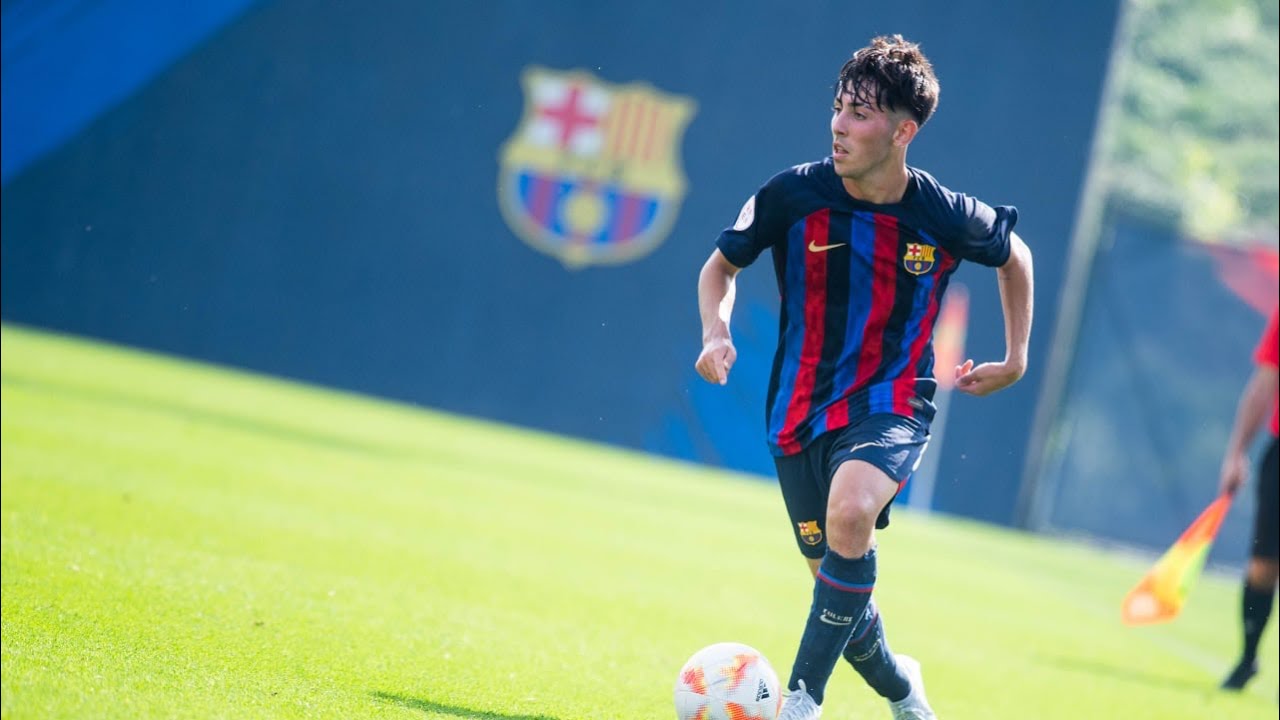 18-year-old La Masia winger called up đồ sộ Barcelona first-team training by Xavi - Bóng Đá