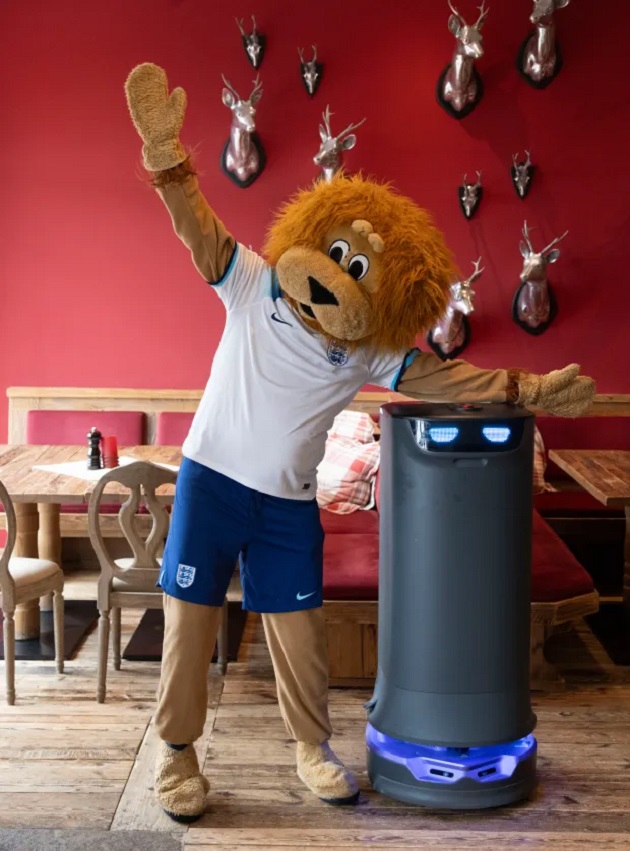 LION IN LUXURY Sun mascot Harry Mane checks out England’s Euro 2024 team hotel – complete with robot waiter and six restaurants - Bóng Đá
