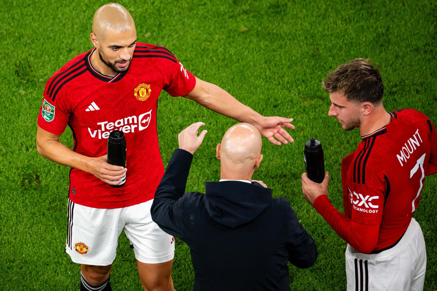 Ảnh bài viết Hai quyết định khó xử xuất hiện tại Old Trafford 