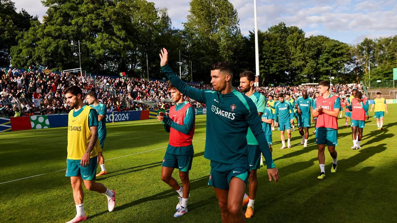 Buổi tập gây choáng của Ronaldo và tuyển Bồ Đào Nha