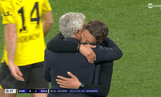 Ảnh bài viết Câu nói của Mourinho khi tiến tới an ủi HLV Dortmund