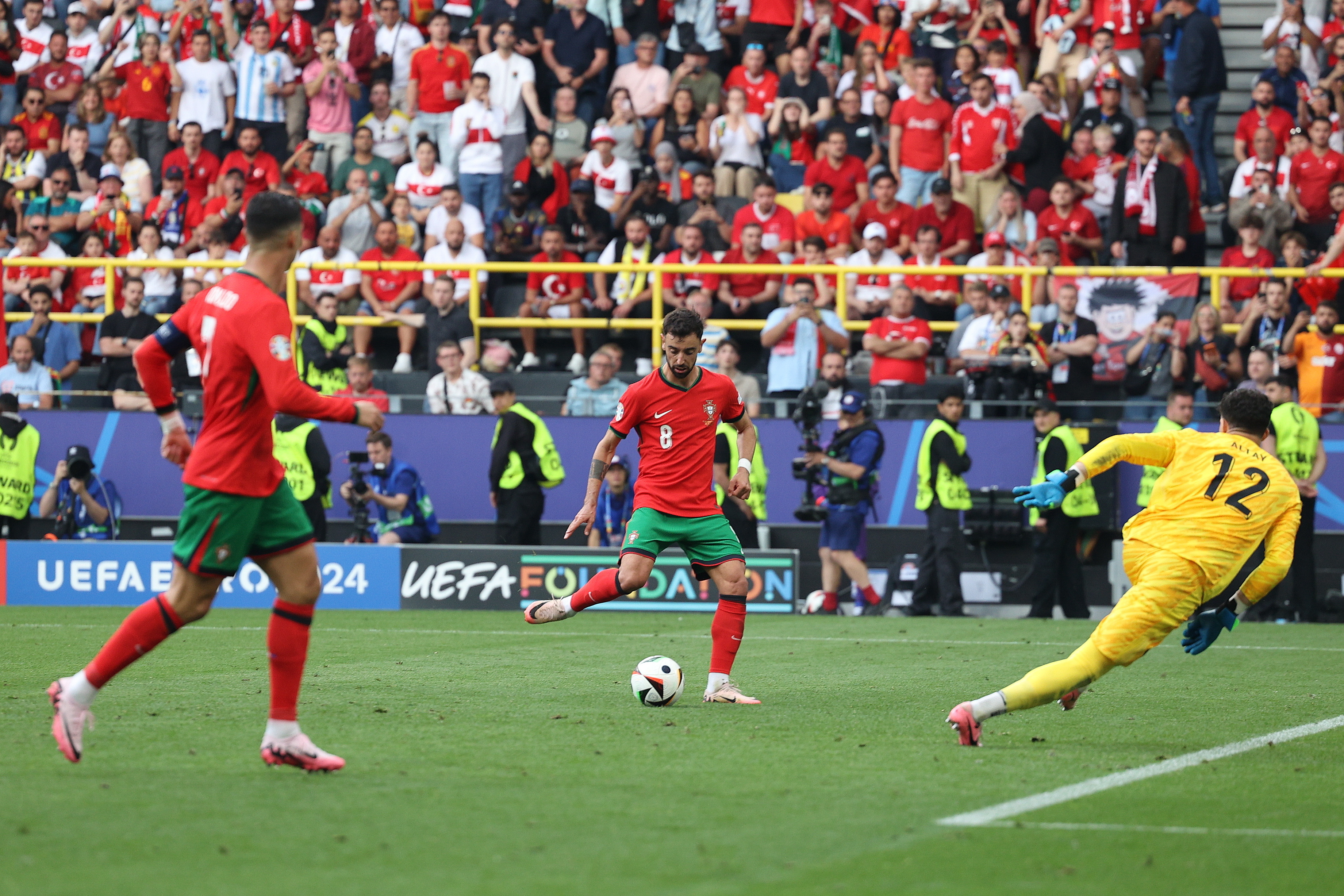 Hành động đẳng cấp của Ronaldo