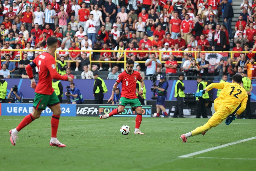 Ngả mũ và ngỡ ngàng trước Ronaldo