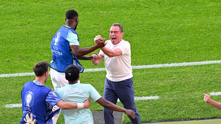 Tất cả nợ Ralf Rangnick lời xin lỗi