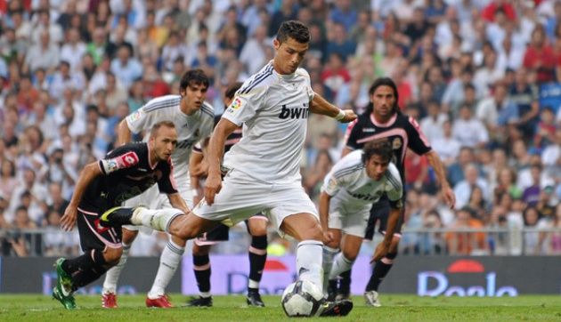 Cristiano Ronaldo chơi thế nào trong những lần ra mắt? - Bóng Đá