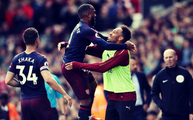 Fan Arsenal 'dậy sóng' với pha ăn mừng của Lacazette trước Fulham - Bóng Đá