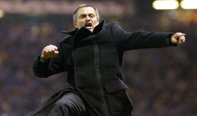 Tại sao Jose Mourinho quyết bám trụ lại Man United? - Bóng Đá