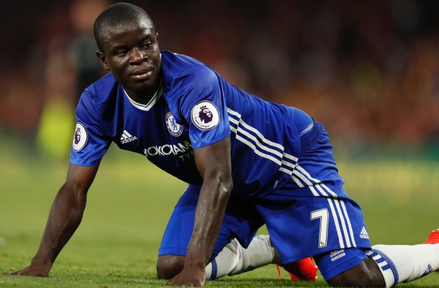 Đừng để Kante thành Ramires, hãy biến anh ta thành Essien! - Bóng Đá