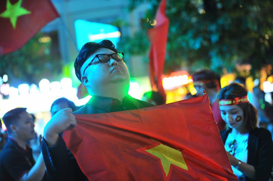 Dòng CĐV Việt Nam tại Hà Nội xuất hiện một nhân vật 