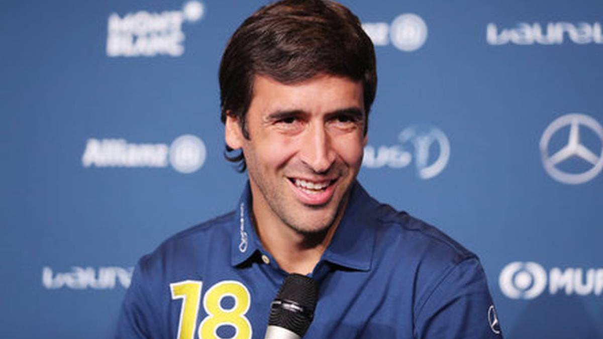 Xong! Real Madrid sa thải HLV, thăng chức cho "chúa nhẫn" Raul