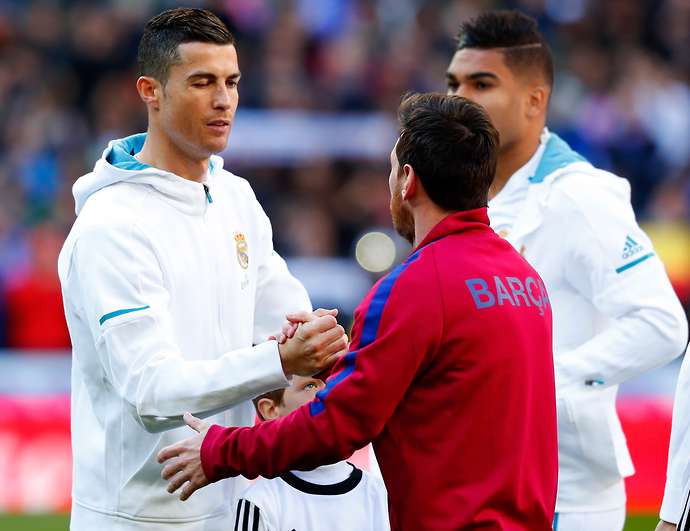 Carragher đưa ra phán quyết gây tranh cãi về Ronaldo và Messi - Bóng Đá