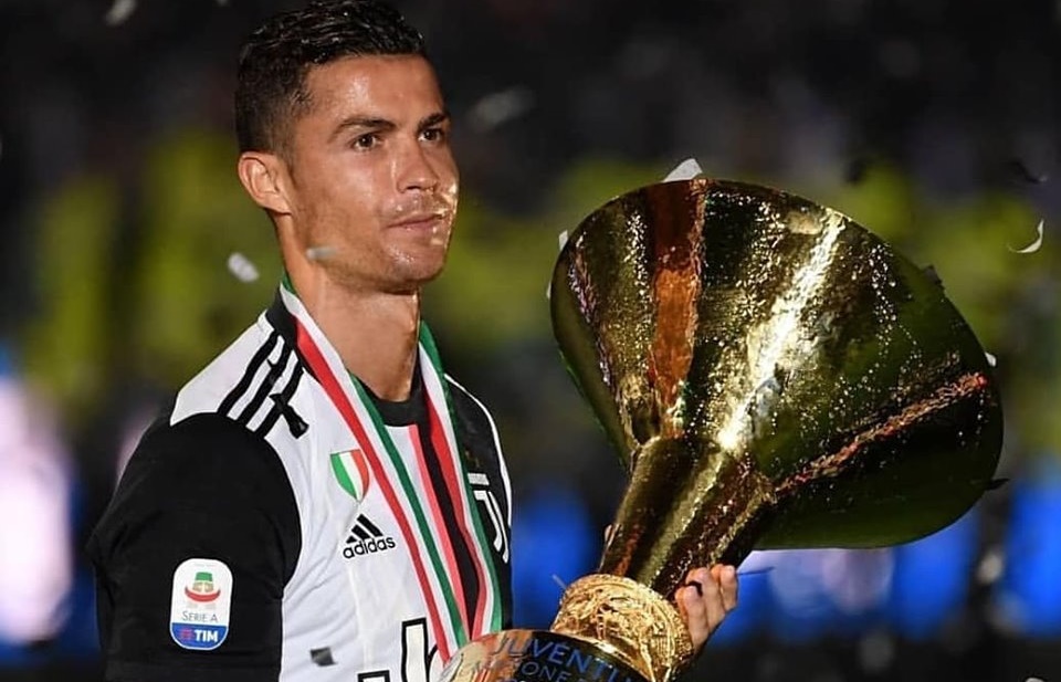 Vĩ đại! Ronaldo là người duy nhất trong lịch sử làm được điều này
