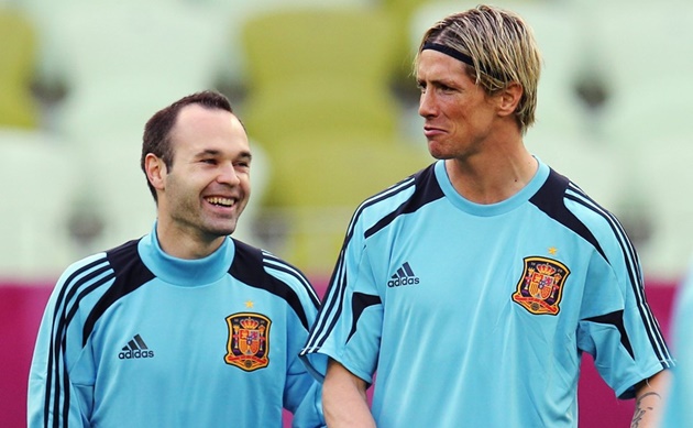 'Thật kỳ lạ, Torres! Cậu chưa đi mà tớ đã nhớ rồi'