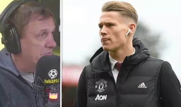 Ole Gunnar Solskjaer told he is playing Scott McTominay in wrong position at Man Utd - Bóng Đá