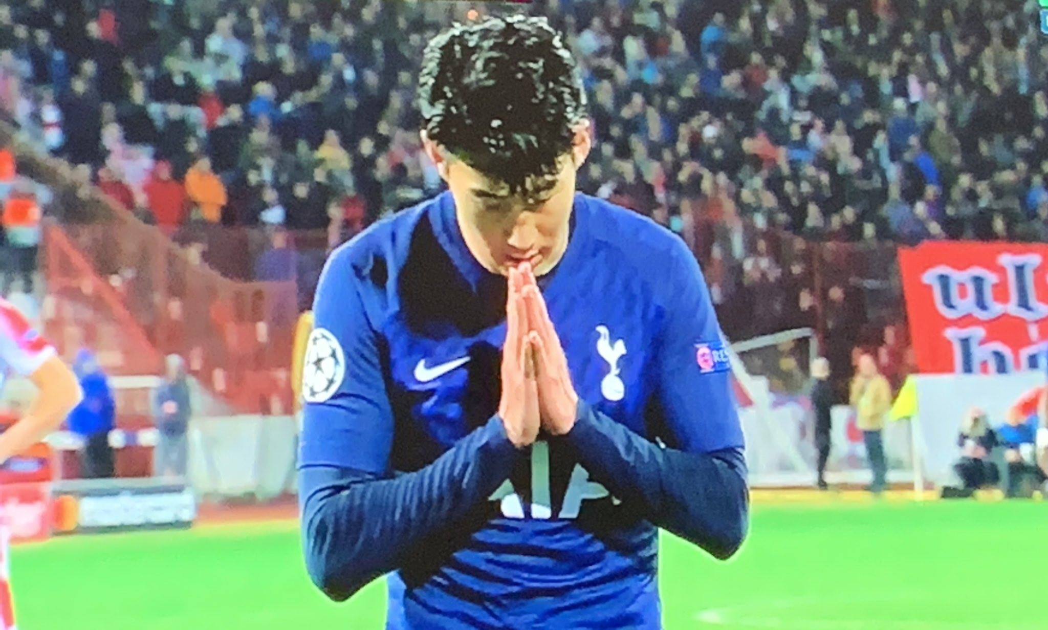 Son Heung-min for Tottenham in the Champions League and he celebrated by raising his hands and apologising to Andre Gomes. Respect.  - Bóng Đá