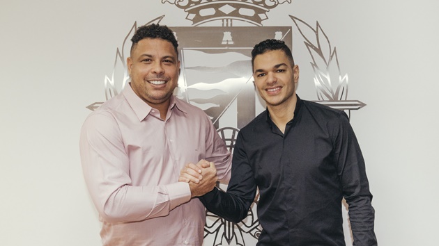 CHÍNH THỨC: 'Messi Pháp' gia nhập đội bóng của Ronaldo