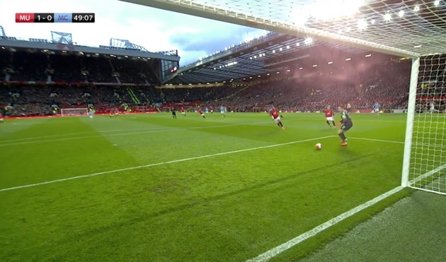 23 hình ảnh thú vị trận derby Manchester: 'Đam mê' United là bất diệt! - Bóng Đá