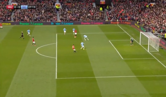 23 hình ảnh thú vị trận derby Manchester: 'Đam mê' United là bất diệt! - Bóng Đá