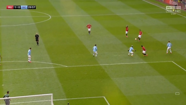 23 hình ảnh thú vị trận derby Manchester: 'Đam mê' United là bất diệt! - Bóng Đá