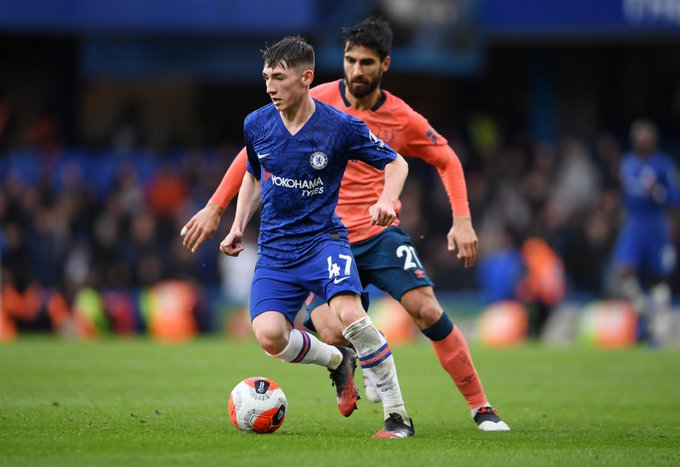 74 - Billy Gilmour completed more passes than any other player in Chelsea's 4-0 win over Everton - Bóng Đá