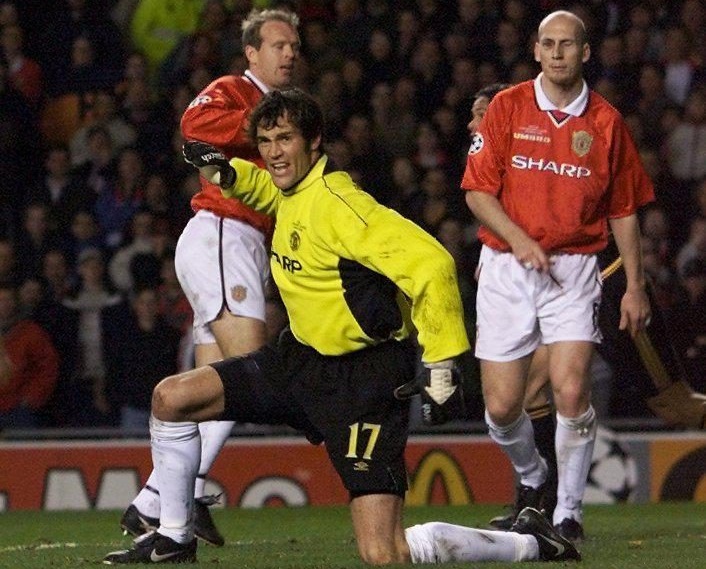 Remembering every goalkeeper Man United signed between Peter Schmeichel and Edwin van der Sar - Bóng Đá