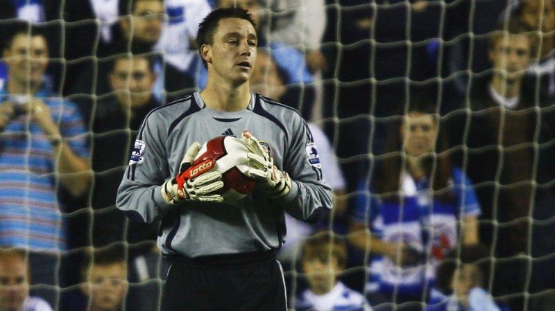 5 footballers who became goalkeepers when needed - Bóng Đá