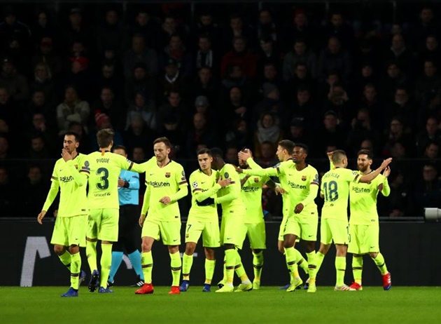 Xuất sắc, Messi vượt mặt Ronaldo, tiếp tục khiến thế giới ngã mũ - Bóng Đá