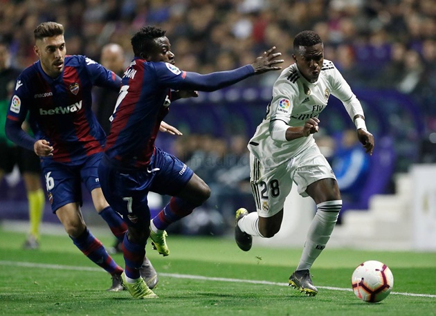 Điểm nhấn Levante Real Madrid: - Bóng Đá